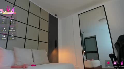 D A N A  online show from October 7, 7:51 pm