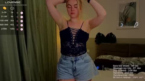 Snapshot of dana_love0 chatting on February 13, 6:59 pm Dana online show from February 13, 6:59 pm