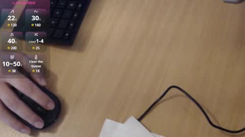 Snapshot of danbie_leen chatting on February 21, 8:39 am danbie_leen online show from February 21, 8:39 am