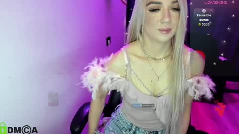 dances_queen online show from May 2, 7:22 am