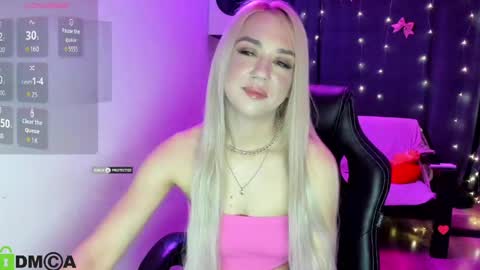 dances_queen online show from May 20, 7:05 am