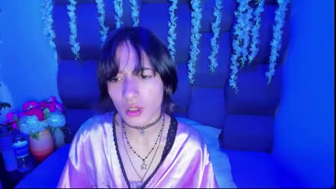 dani_dream online show from May 7, 2:10 pm