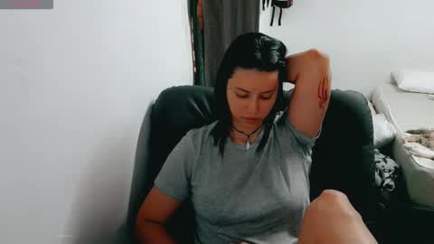 dani y jocelyn online show from October 21, 8:35 pm