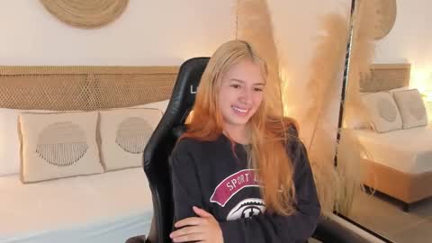 D A N I A online show from September 22, 11:41 am