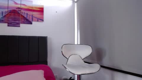 Snapshot of danielacams_love chatting on September 19, 4:39 pm Daniela Romero online show from September 19, 4:39 pm