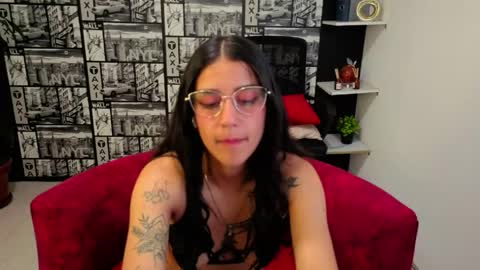 danielamonroe online show from May 25, 9:36 pm