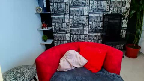danielamonroe online show from May 9, 12:23 am