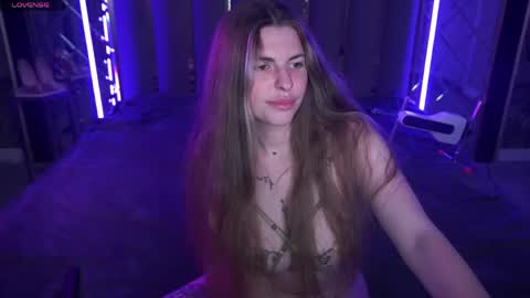 danielareign online show from May 23, 12:58 pm