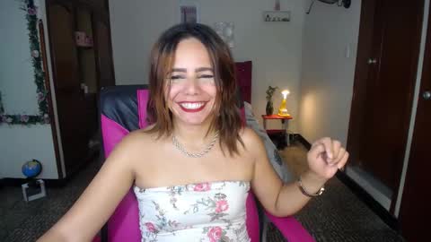 Angie online show from December 11, 4:41 pm