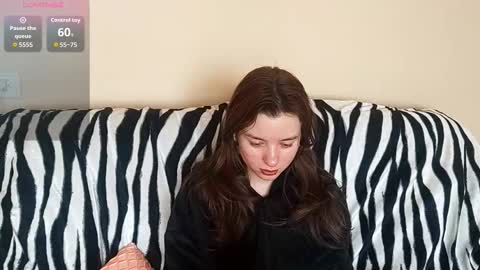 Mia online show from February 2, 7:07 am