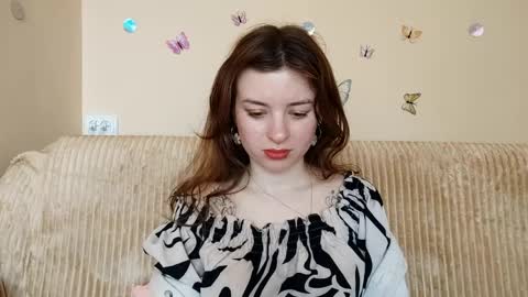 Mia online show from May 6, 7:12 am