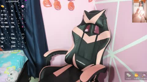 Snapshot of daniiella_cute chatting on October 2, 6:02 pm DaNii online show from October 2, 6:02 pm
