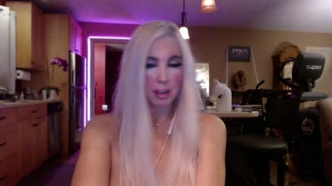 DanikaWhite69 online show from October 7, 9:03 am