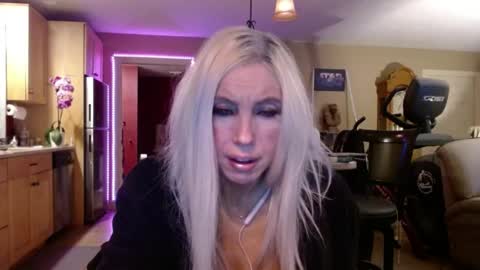 DanikaWhite69 online show from May 24, 1:21 pm