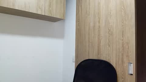 Danna  Ross online show from May 6, 2:59 am