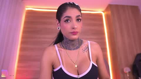Danna Berlin  online show from May 20, 7:33 pm