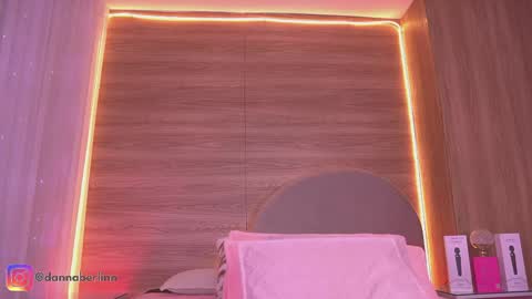Danna Berlin  online show from May 6, 7:51 pm