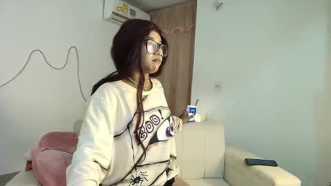 dannagabriella online show from April 8, 9:22 am