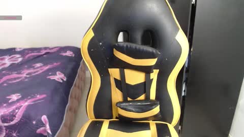 danny..........  guys I have onlyfans follow me I am new I want to share with you many things I love you online show from December 3, 5:32 am