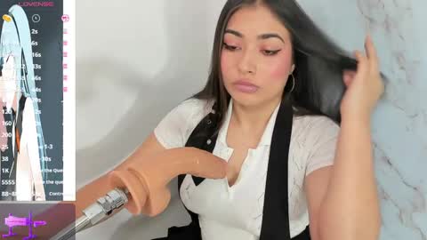 dany_cutee online show from April 4, 3:00 pm