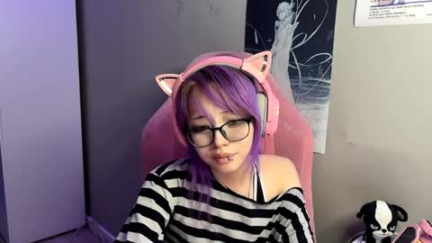 danyelleeyermann online show from April 5, 3:22 pm