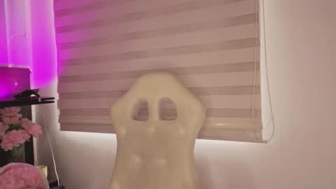 daphne__glow online show from October 10, 4:01 pm