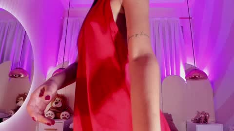 Daphne online show from December 13, 11:45 am