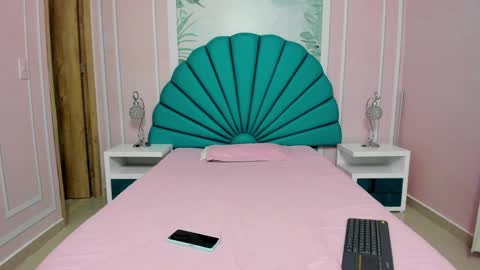 Snapshot of daphne_fox_ chatting on January 13, 11:19 am Daphne  online show from January 13, 11:19 am