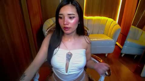 daphne_nicole_b online show from March 3, 12:44 pm