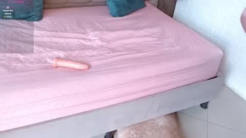 daphne_walton online show from October 10, 12:32 pm