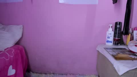 daphneandrade online show from March 6, 10:47 pm