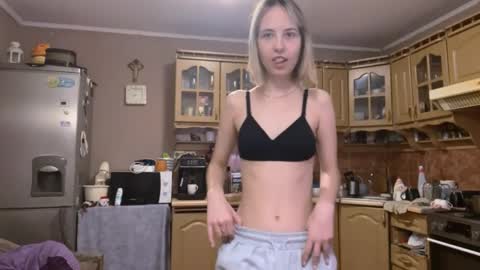 Monika online show from April 7, 5:37 pm