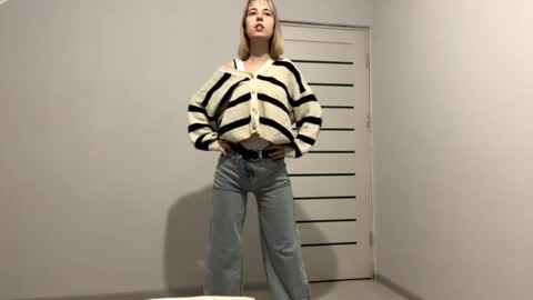 Monika online show from April 8, 5:37 pm