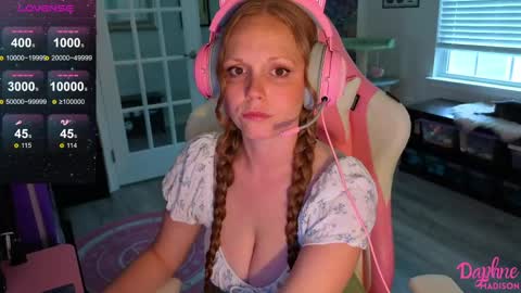 Daphne Madison online show from May 19, 9:00 pm