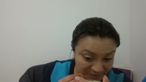 Snapshot of dapnne24 chatting on March 12, 2:56 pm dapnne online show from March 12, 2:56 pm