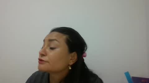 Snapshot of dapnne24 chatting on February 12, 2:44 pm dapnne online show from February 12, 2:44 pm