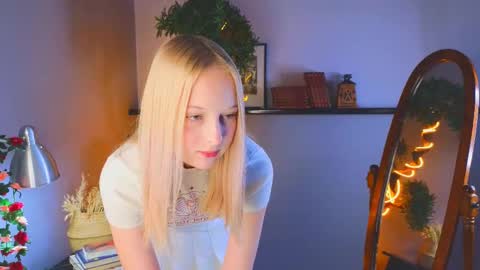 Kami online show from October 19, 5:09 am