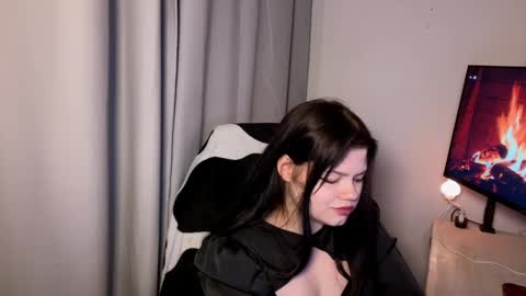 darina_wilsons online show from October 28, 7:08 pm