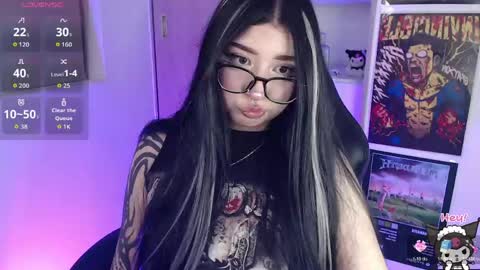 dark___doll online show from May 26, 2:22 am