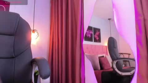 Dark online show from July 28, 2:46 pm