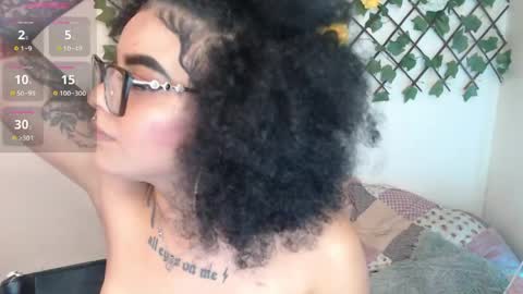 dark_flama online show from May 24, 2:10 am