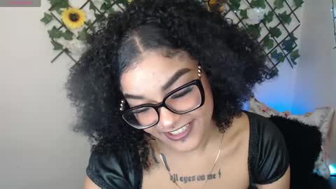 dark_flama online show from May 15, 11:51 pm