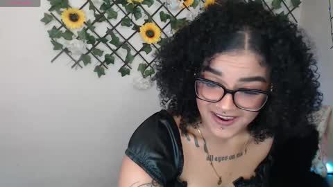 dark_flama online show from May 15, 11:29 pm