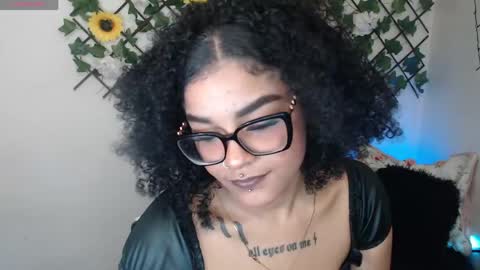 dark_flama online show from May 15, 10:56 pm