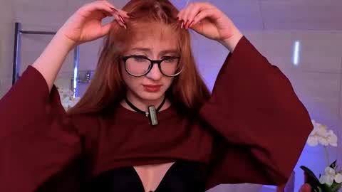 Lola online show from May 21, 2:09 am