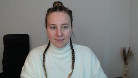 Anna online show from November 16, 10:15 am