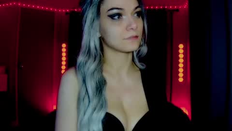 roseredgoddess online show from May 27, 1:57 am