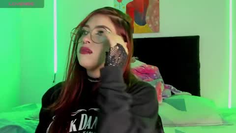 Darlyhooper online show from April 15, 11:38 pm