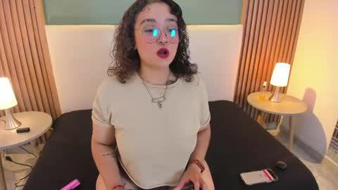Emma online show from September 8, 9:14 pm