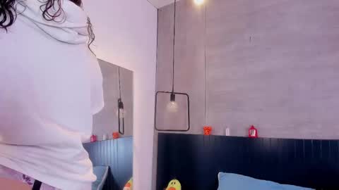 Emma online show from October 5, 3:55 am